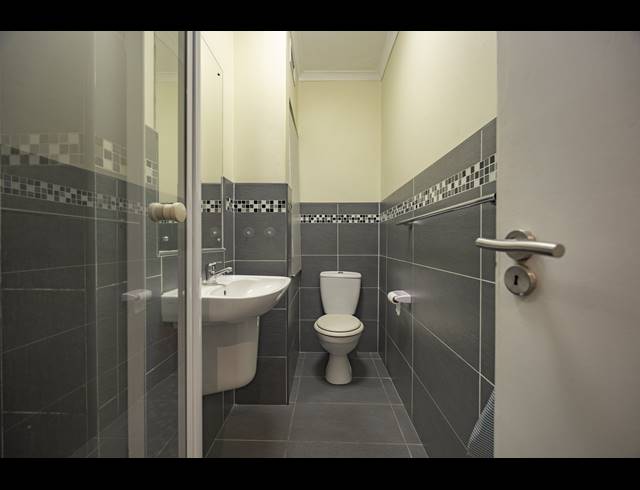 2 BEDROOM APARTMENT FOR SALE IN UMHLANGA CENTRAL